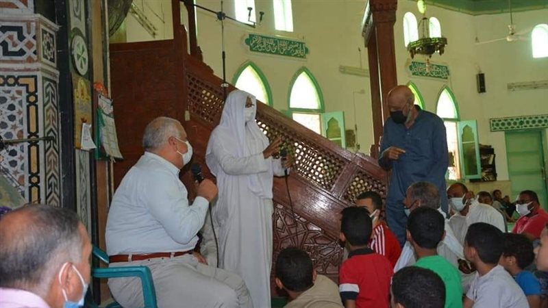 جانب من لقاء محافظ