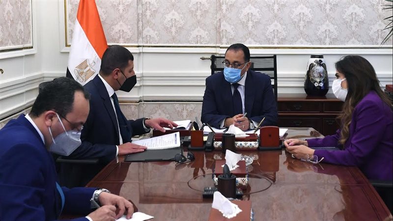 رئيس الوزراء يتابع