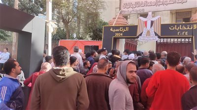 احتشاد المواطنين أمام لجان الانتخابات في العباسية (صور)