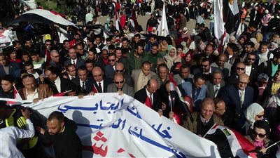 انزل شارك صوتك هيوصل، مسيرة بجامعة المنصورة لممارسة الاستحقاق الدستوري (فيديو صور )