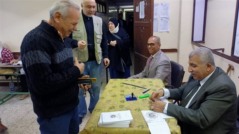 اقبال كبار السن للتصويت