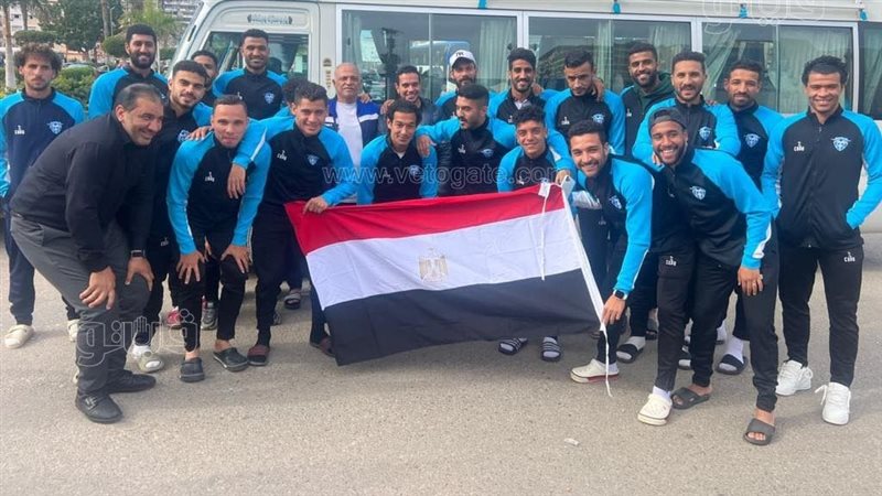  لاعبو الفريق الأول