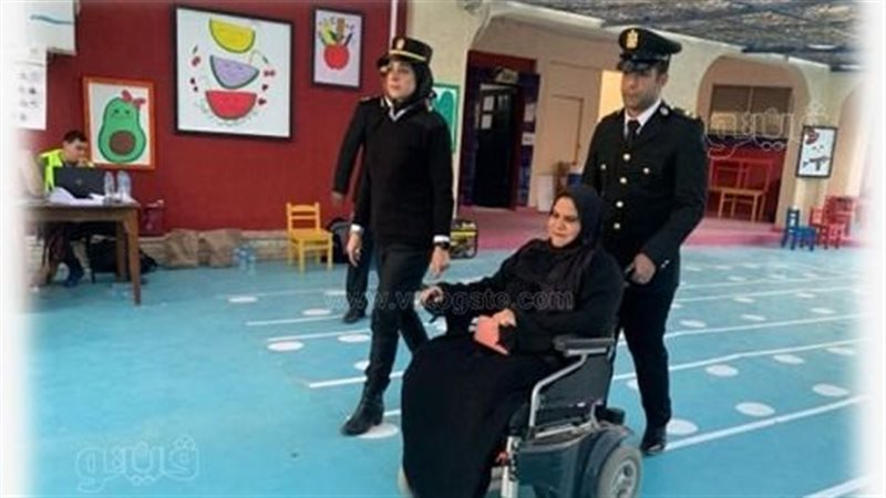 الشرطة تساعد المواطنين،فيتو
