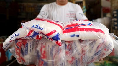 بسعر 27 جنيها للكيلو، الغرفة التجارية ببورسعيد تطرح 2 طن سكر يوميا