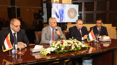  وزير العمل يجري حوارا مفتوحا مع وفد من المصريين بالسعودية.. يبرز حرص الدولة على توفير فرص عمل بالأسواق الخارجية.. ويتعرف على أبرز المشاكل لحلها