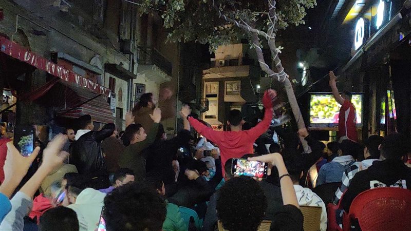 احتفالات عارمة لجماهير
