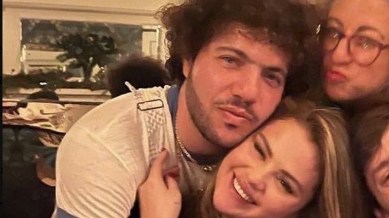 سيلينا جوميز، فيتو