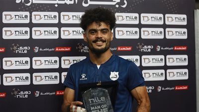 الدوري المصري، مصطفي دويدار يحصل على جائزة أفضل لاعب بمباراة إنبي والإسماعيلي (صور)