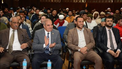 مركز الشيخ زايد يحتفي باليوم العالمي للغة العربية 