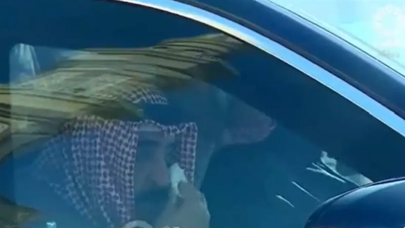 امير الكويت يبكي