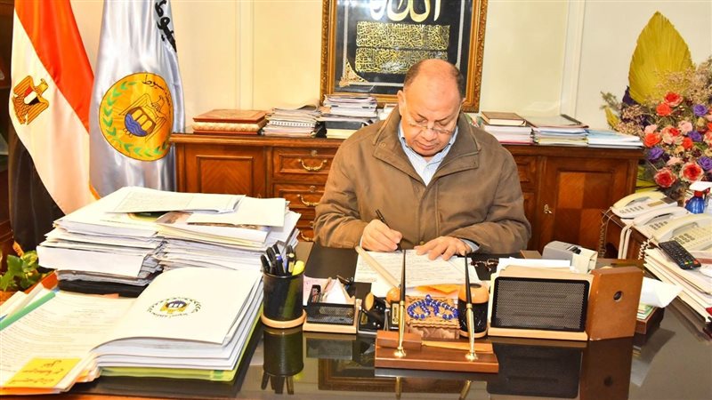 محافظ أسيوط يعتمد
