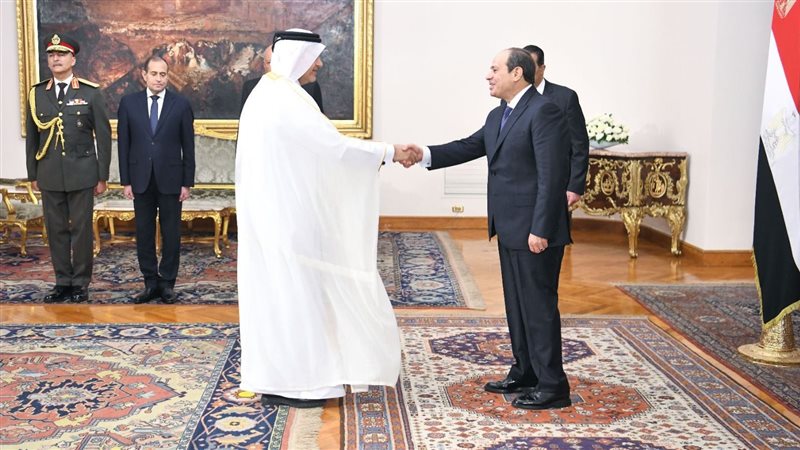 الرئيس السيسي يتسلم