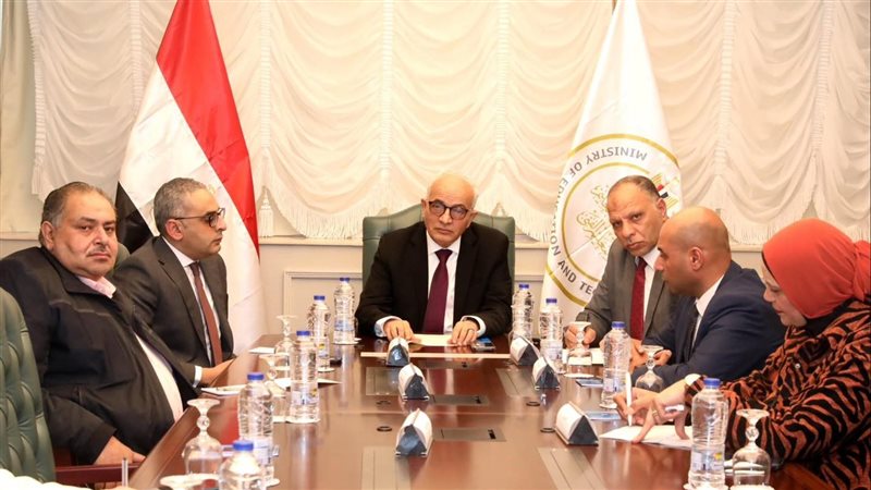وزير التربية والتعليم،