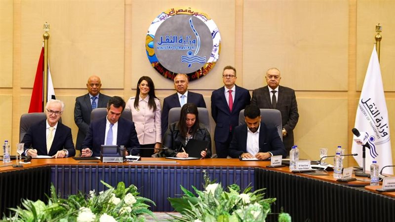 توقيع اتفاقيات ؛