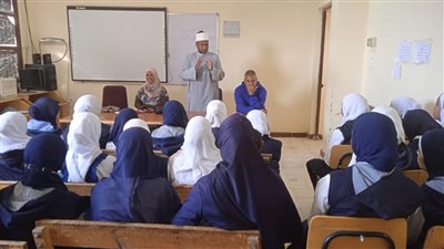 رئيس مدينة البياضية بالأقصر يناقش تقارير متابعة البلاغات على خط نجدة الطفل