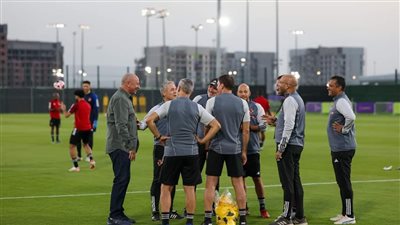 الخطيب يحضر المران الأخير للنادي الأهلي قبل مواجهة أوراوا ويجتمع بكولر (صور)