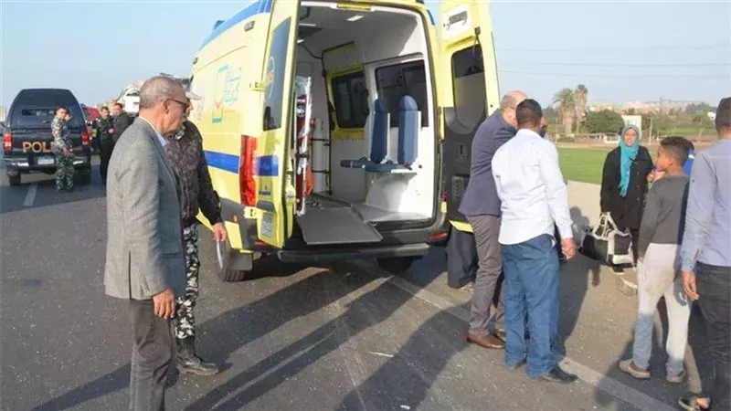 حادث انقلاب سيارتين