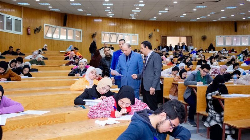 رئيس جامعة المنصورة