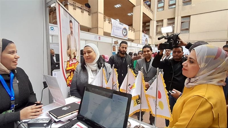 جامعة عين شمس، فيتو