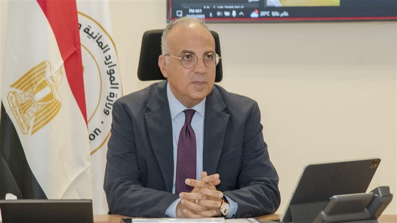 وزير الري الدكتور