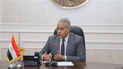 وزير العمل يستكمل متابعة الإجراءات التنفيذية بشأن إطلاق منصة إلكترونية 