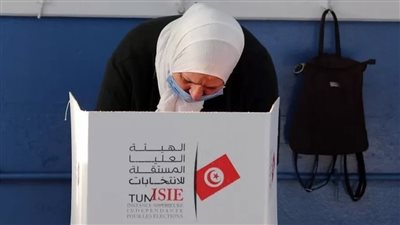 انطلاق أول انتخابات محلية في تونس بعد تعديل دستور البلاد (صور)