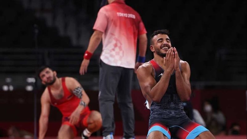 منتخب المصارعة، فيتو
