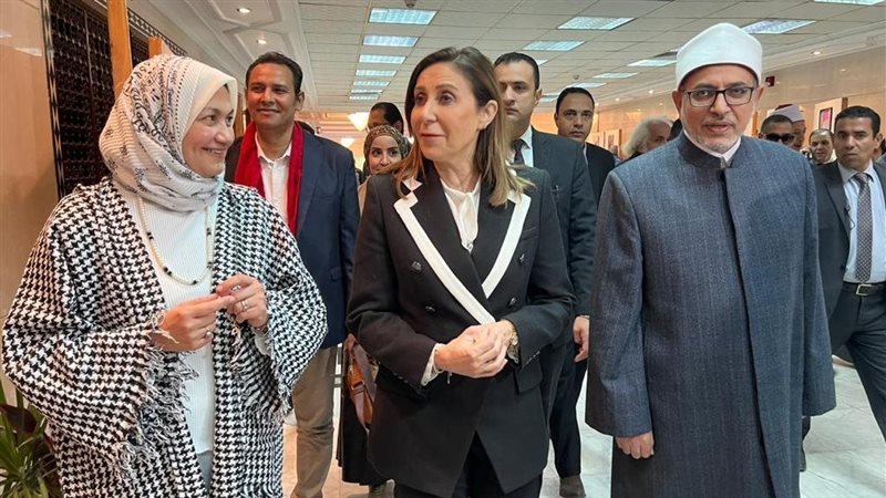 قيادات المشيخة ووزيرة