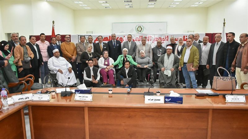 المحافظ يشارك فى