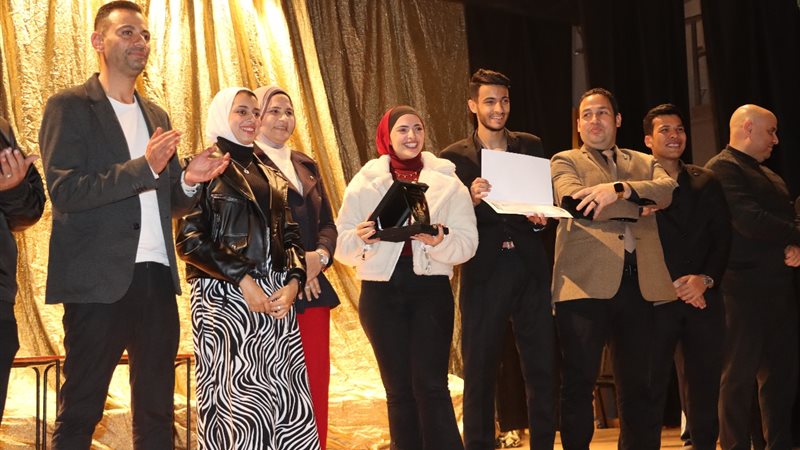 جوائز مهرجان الاكتفاء