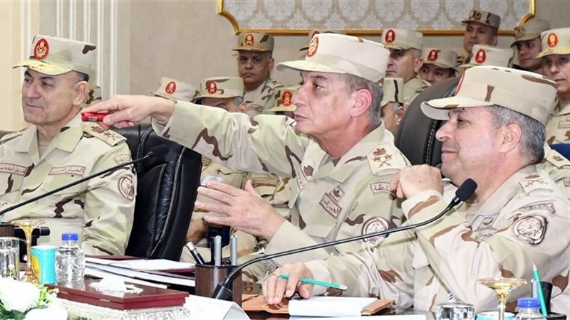 وزير الدفاع الفريق