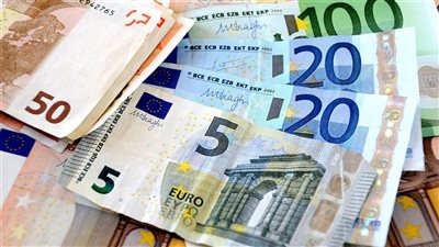استقرار سعر اليورو مقابل الجنيه بداية تعاملات اليوم الأربعاء 3-1-2024