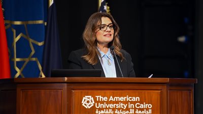 محفزات وخدمات للمصريين بالخارج خلال 2023.. الهجرة تشكل أوعية بديلة لتحويل العملة الصعبة في وقت الأزمات.. وتقدم مبادرات لربطهم بالوطن 