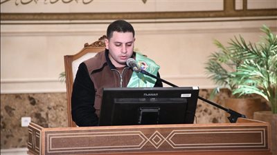 الفائز بالمركز الأول في المسابقة العالمية للقرآن الكريم يشكر الرئيس على رعايته