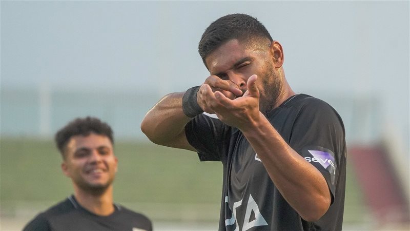 شادي حسين، فيتو