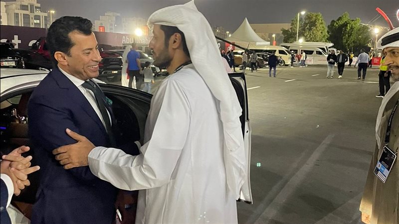 أشرف صبحي يصل استاد