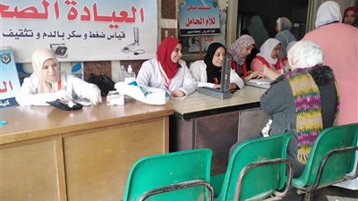 استفادة 230 مواطنًا بقافلة سكانية بقرية نكلا العنب بالبحيرة