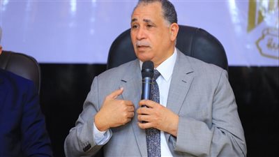 نقيب المحامين يوجه نصائح للأعضاء الجدد ويطالبهم بقراءة قانون المحاماة