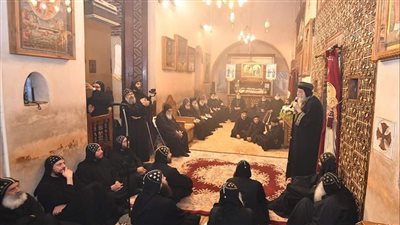 البابا تواضروس يلقي كلمة عن عيد الميلاد في اجتماع رهبان دير السريان