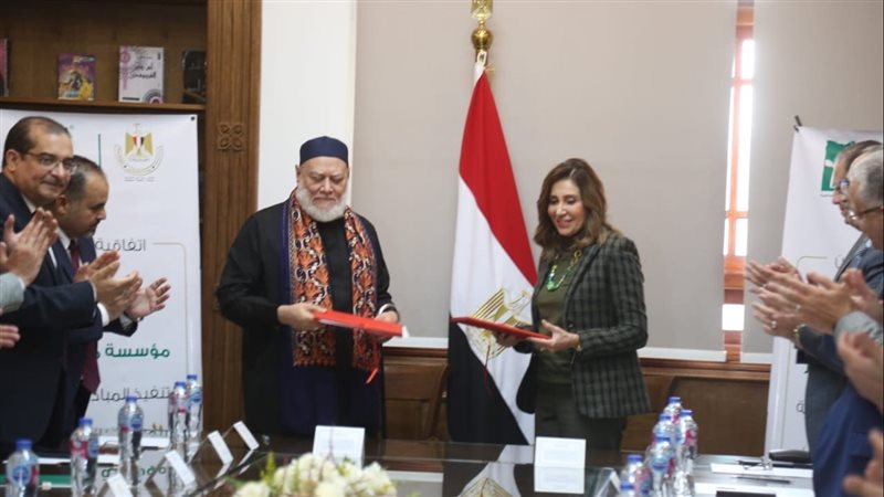 وزيرة الثقافة والدكتور