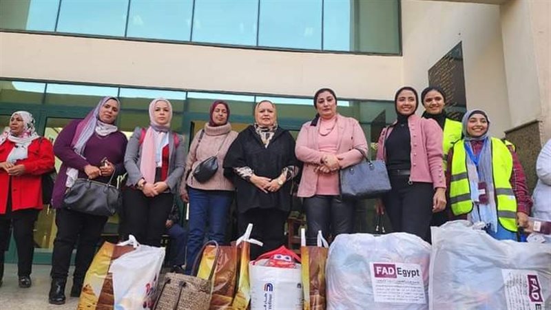 توزيع هدايا على مرضى