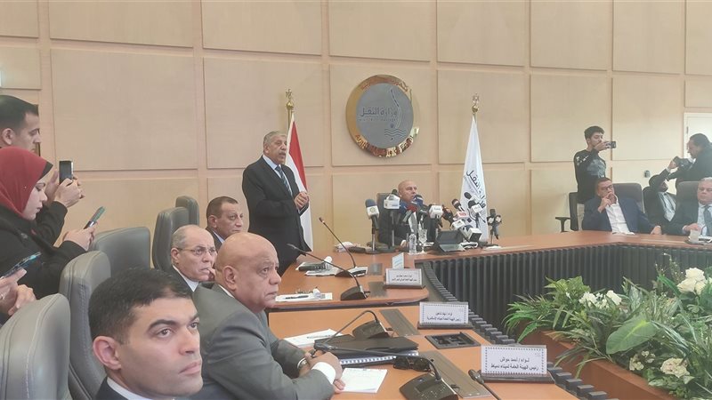 وزير النقل خلال المؤتمر،فيتو