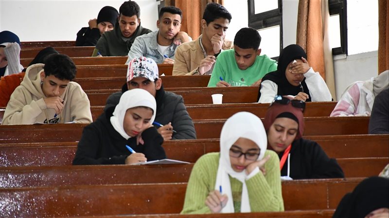 جانب من الامتحانات،