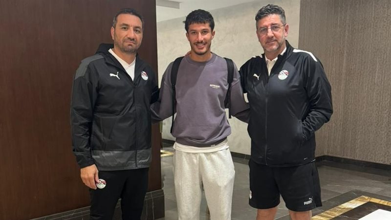 أسامة جلال مع الجهاز