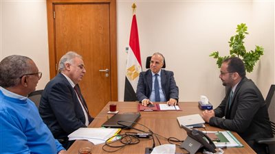 وزير الري يتابع مع قيادات مصلحة الميكانيكا إجراءات الحفاظ على مناسيب المياه في الترع والمصارف 