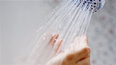 هل اغتسال يوم الجمعة واجب أم سنة؟ آراء الفقهاء