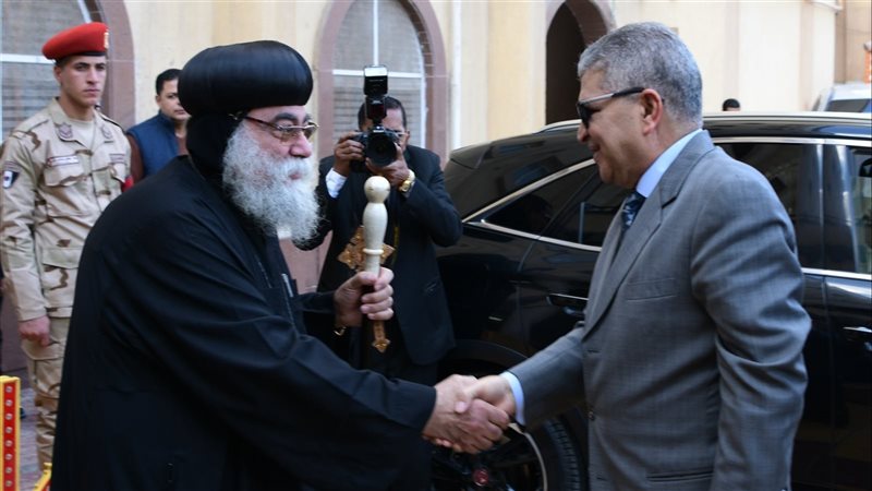 أسامة ربيع يهنئ الأقباط