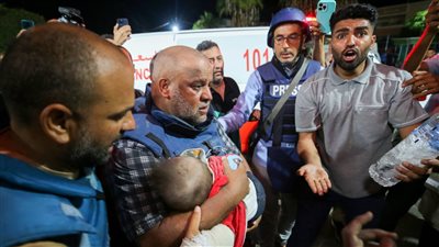 وكيل نقابة الصحفيين يطالب بإجلاء وائل الدحدوح من غزة ومنحه استراحة محارب 