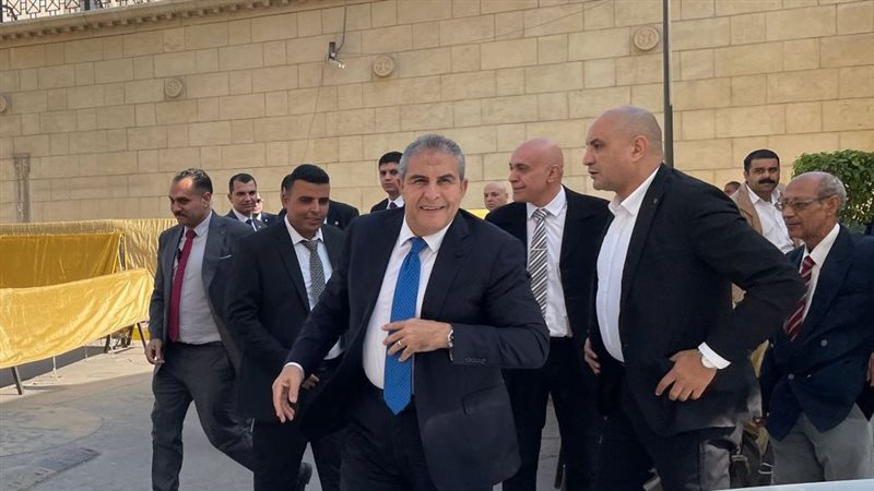 طاهر أبو زيد يتقدم