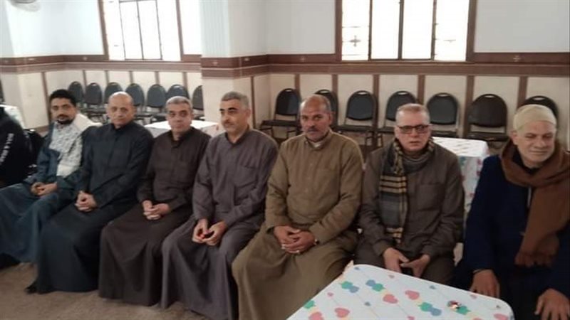 القرية تخرج في وفود